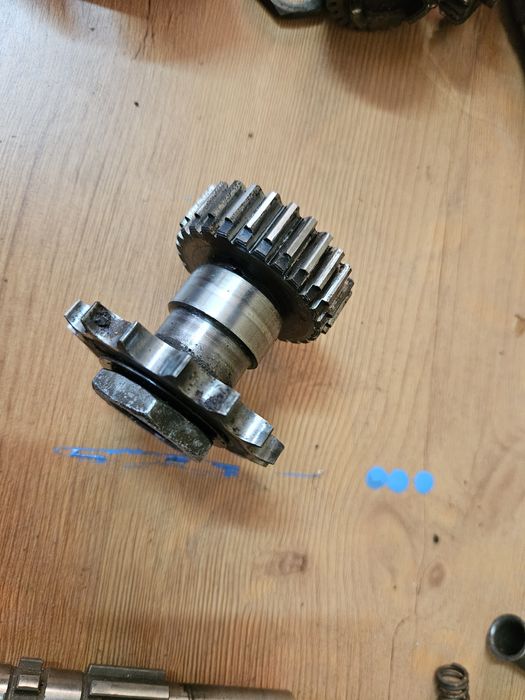 Wałek zdawczy  Zębatka Wsk 175 Oryginał