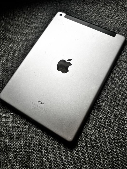 Ipad 6  A1954 sprawny zablokowany