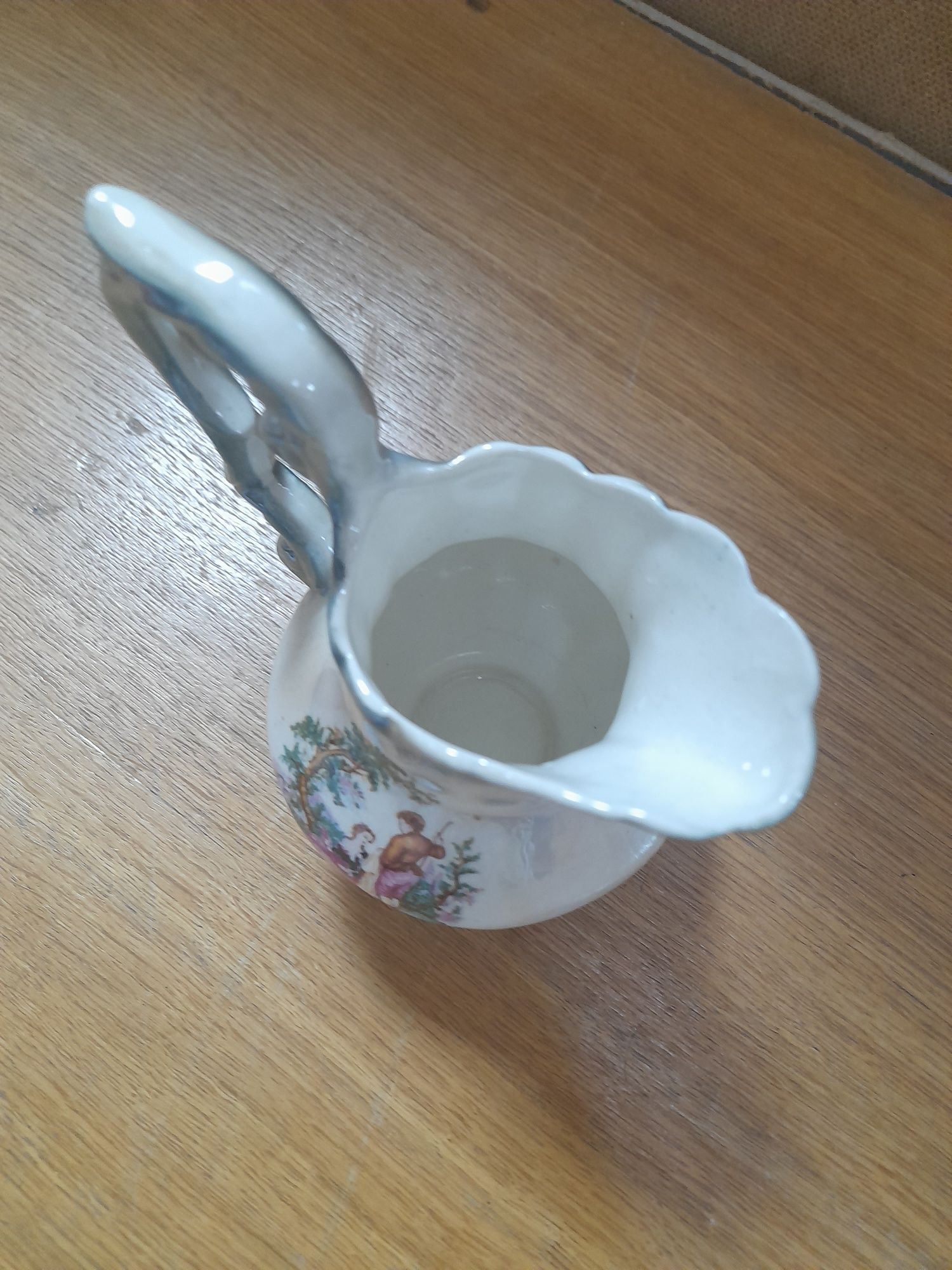 Молочник плрцеляновий