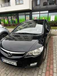 Honda Civic ima hybryda