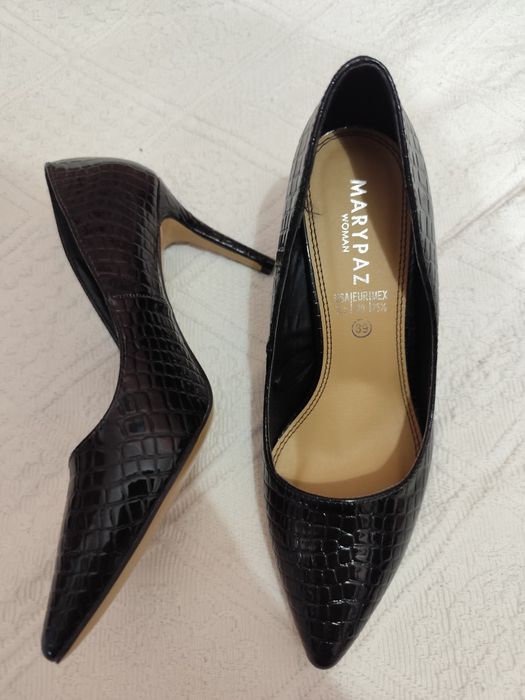Sapatos pretos Marypaz