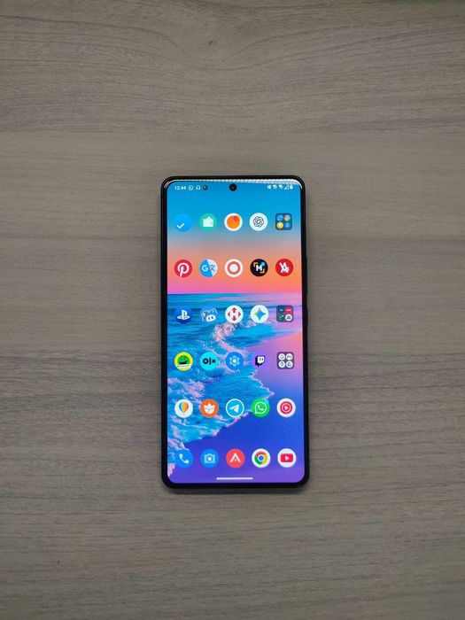 Asus ROG phone 8 (12GB RAM, 256GB ROM, 5G, AMOLED 165Hz, 5500mAh.)