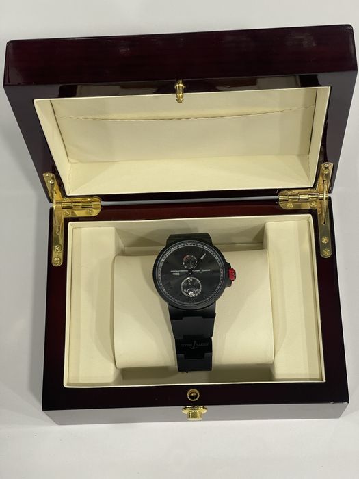 Коробка , шкатулка , бокс для часов