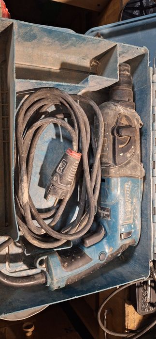 Sprzedam młotowiertarkę makita