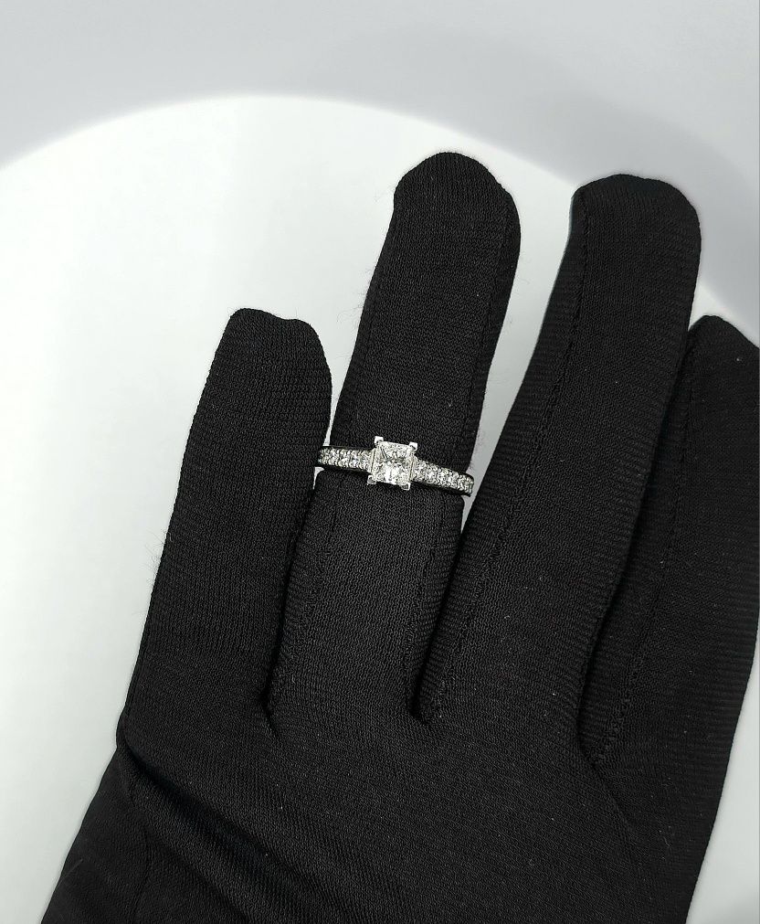 НОВОЕ Кольцо с бриллиантом 0.52 карат GIA