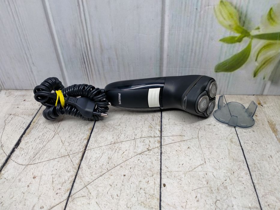 Электробритва Philips HQ6906