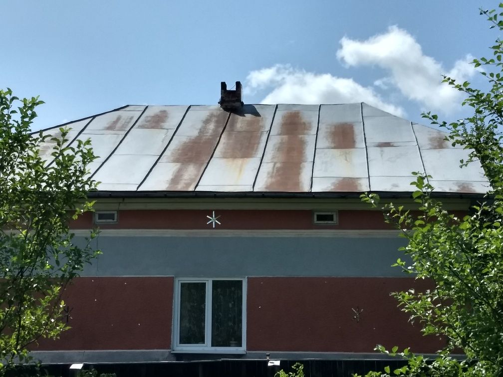 Фарбування дахів по всьому Кременецькому районі