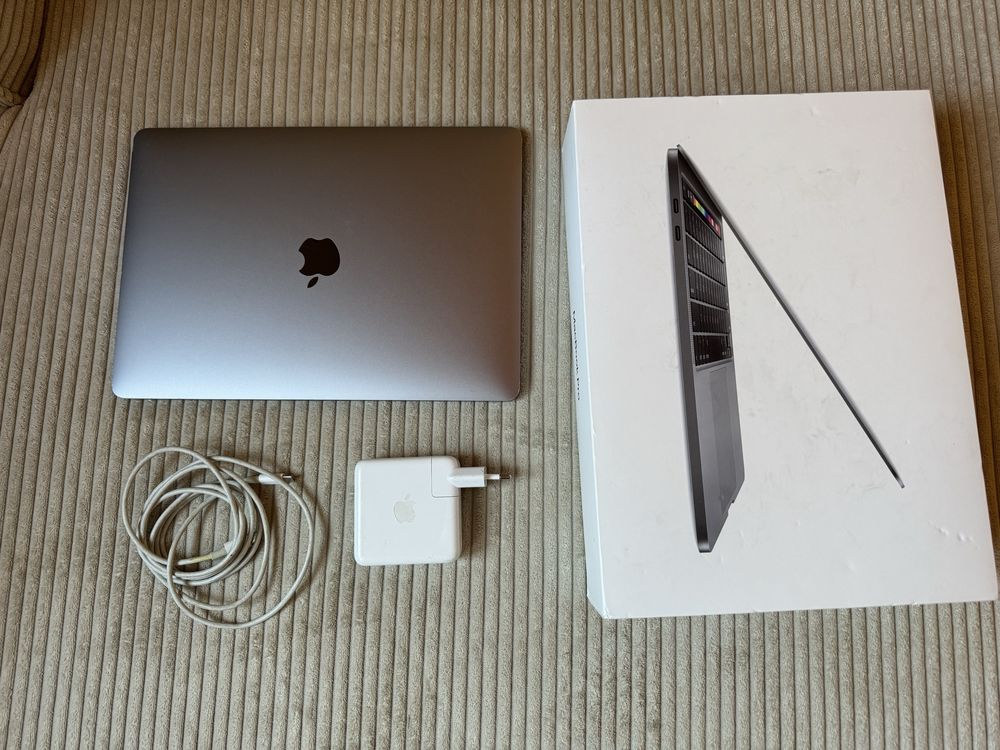 Macbook pro 13 16GB 512 SSD