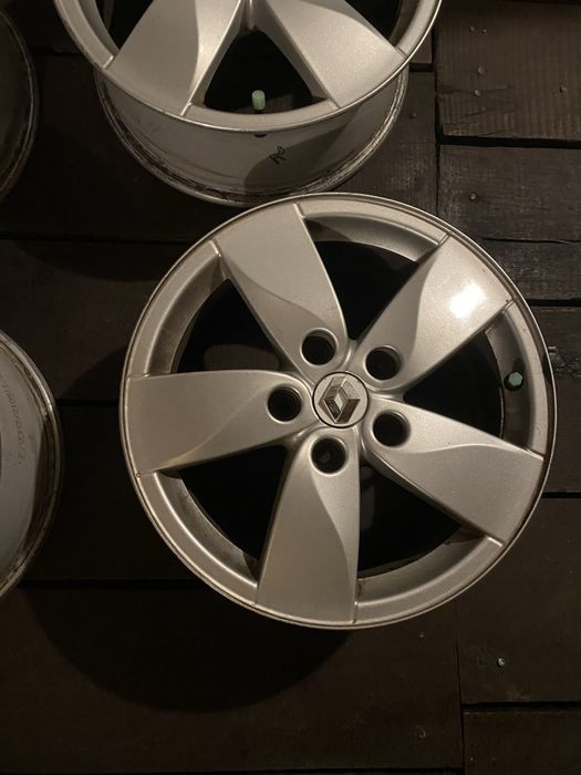 R16 5*114,3 et47 d66,1 Renault megane 3, scenic 3