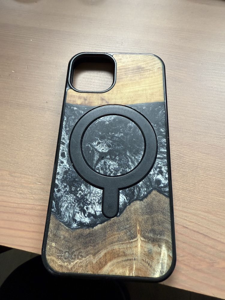 Etui Bewood na iPhone 13