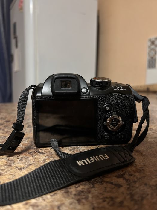 Фотоапарат Fujifilm FinePix S4200
