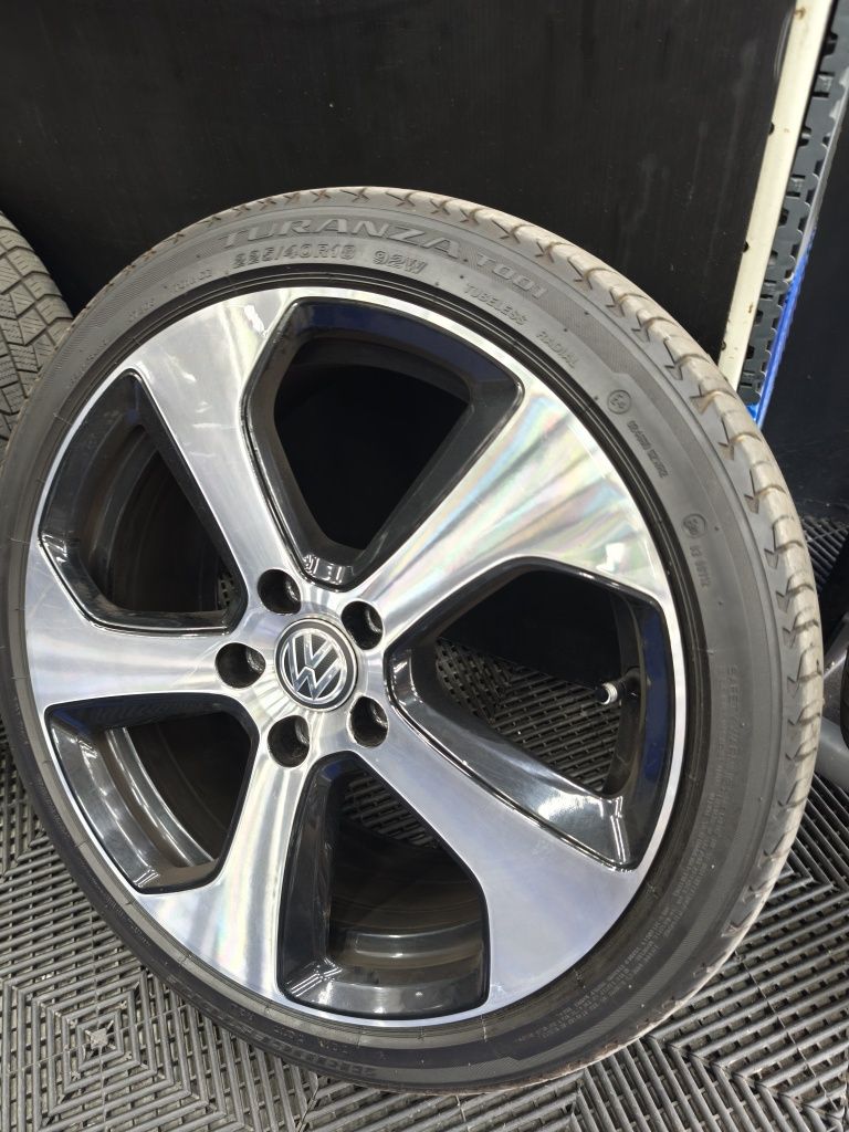 Jantes 18 original Golf GTI