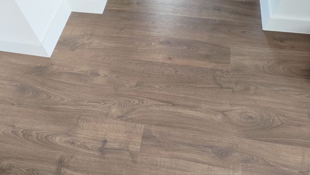 Panele podłogowe Quick-step ELIGNA EL3582 Dąb Newcastle brązowy