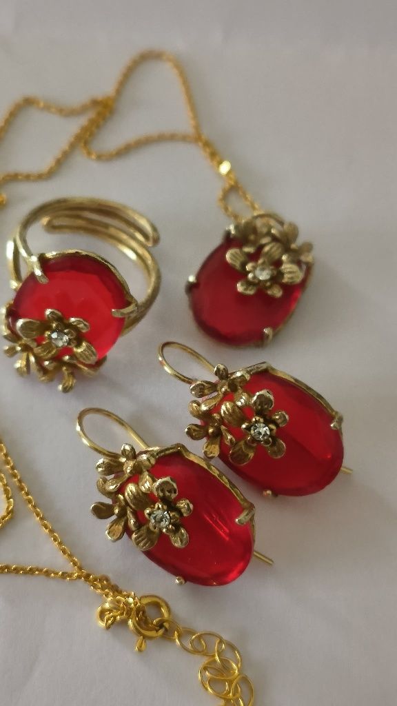Conjunto de jóias, anel, brincos e colar