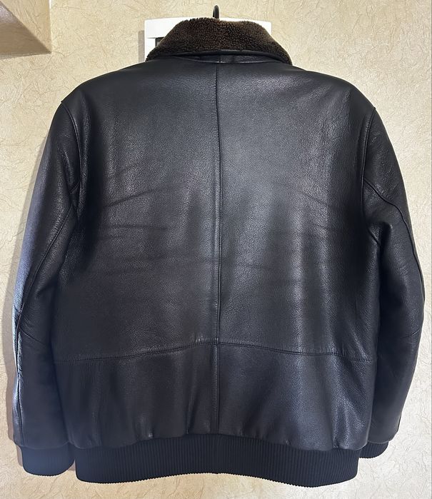 Чоловіча, чорна, шкіряна зимова куртка