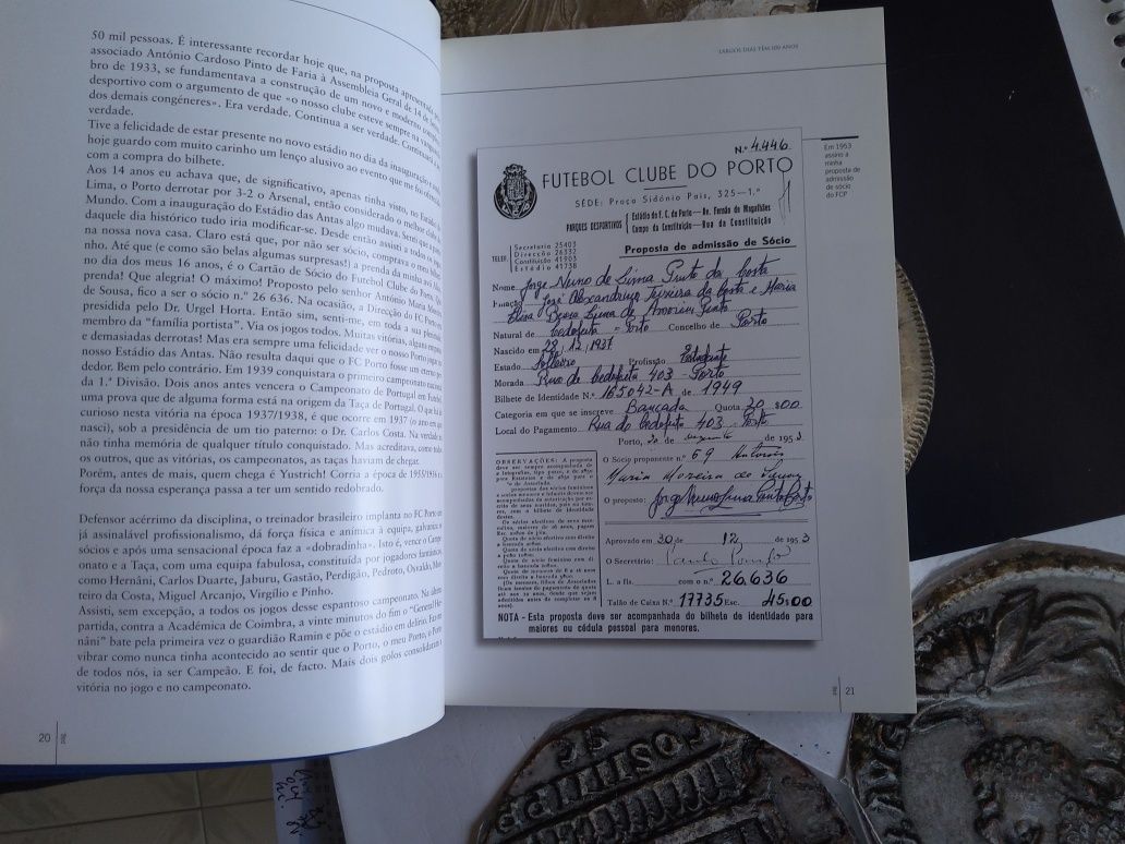 25324#F C Porto livro de Pinto da Costa Largos dias têm 100 anos