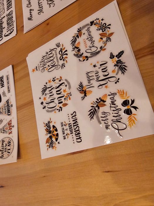 naklejki Złote choinki Bałwanki świąteczne wesołych świat na prezenty