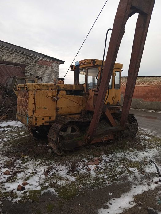 Трубоукладач ТР-12 на базі трактора Т-130