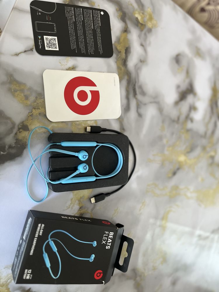 Без проведні навушники BEATS FLEX