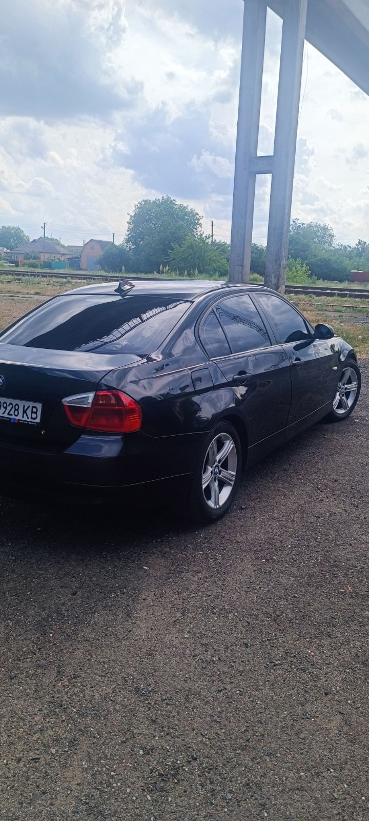 Продам BMW E 90 320