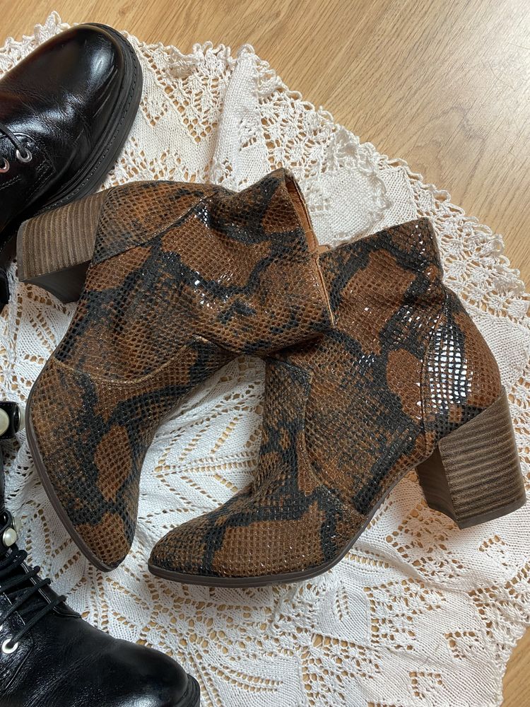 Buciki botki marki Marka:  Steve Madden rozmiar 38