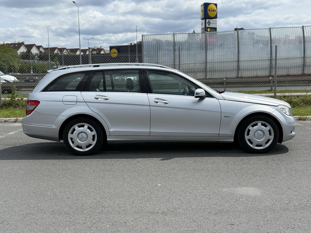 Mercedes-Benz C180 Avantgarde 1.8T CGI Benzyna 156KM Automat z Niemiec