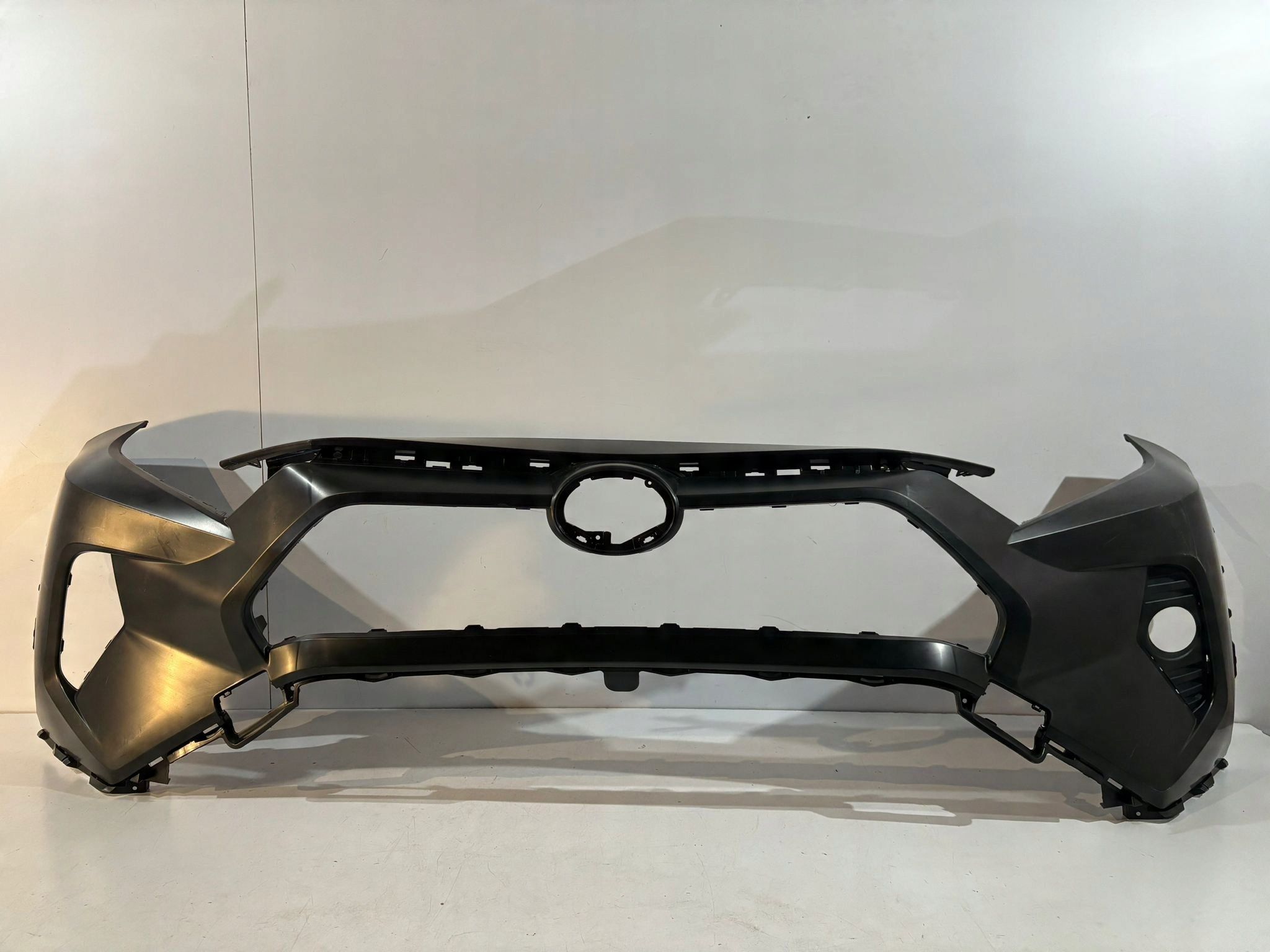 Toyota RAV4 v zderzak przedni - 14166