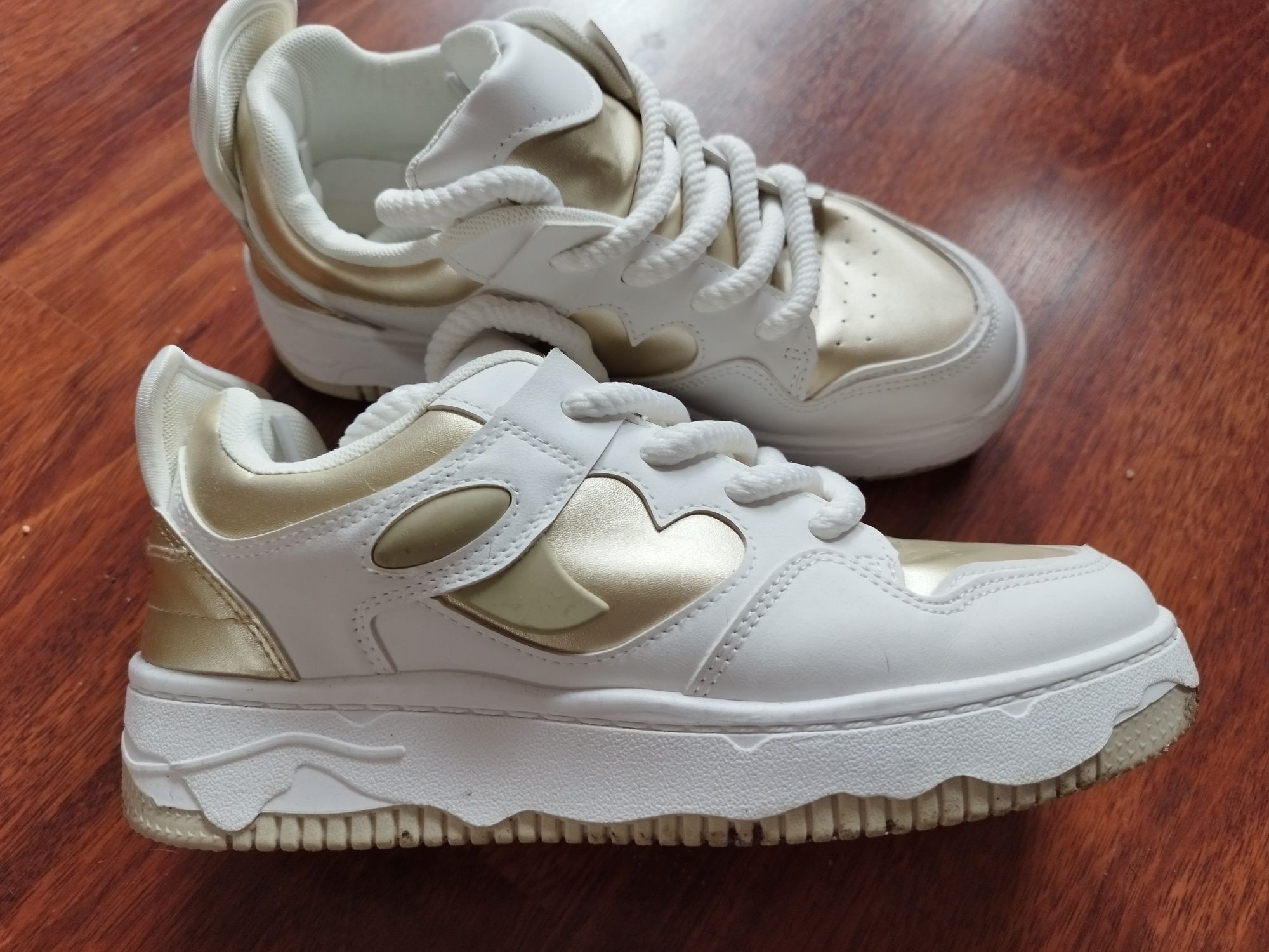 Adidasy biało złote