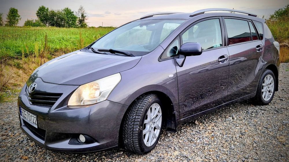 Toyota Verso ✅ Toyota Verso 2.0 D-4D • 2011 • 7-osobowa • Stan bardzo dobry
