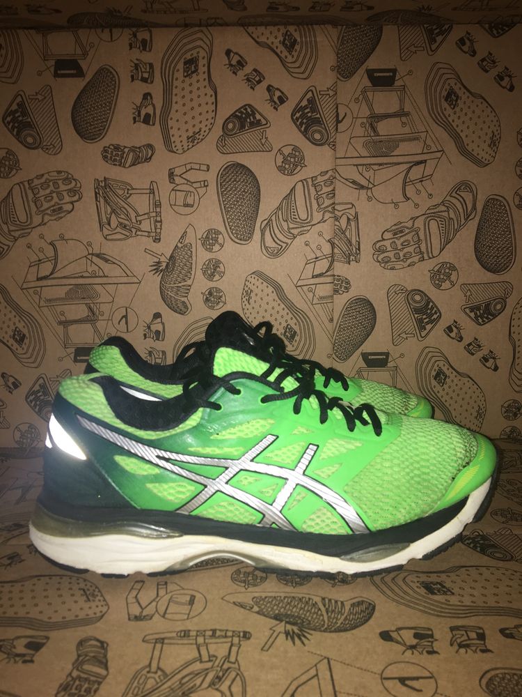 Asics Gel-Cumulus 18 tamanho 42