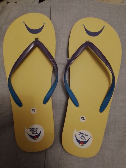 Japonki zostawiające ślad " uśmiech Podaj dalej "