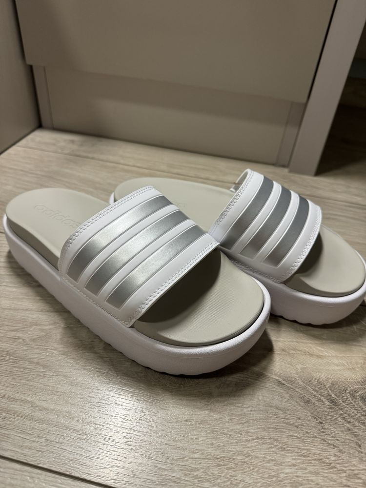 Взуття шльопанці Adidas