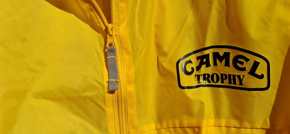 Intemporal Blusão Camel Trophy - USADO (XL ou XXL)