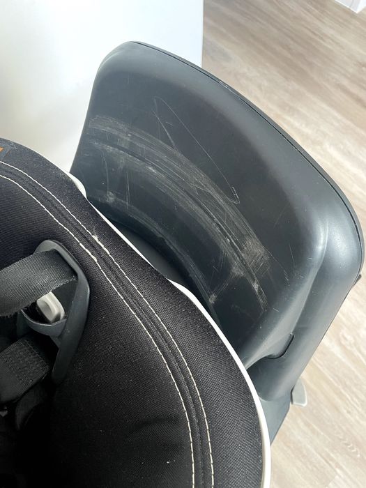 Fotelik samochodowy BeSafe iZi Turn i-Size 61-105 cm