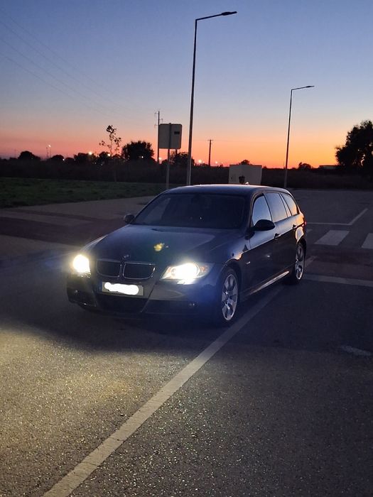 BMW E91 320D Touring Pack M

2.0 177cv Cx.Manual 6v

Ano/mês 2008/02