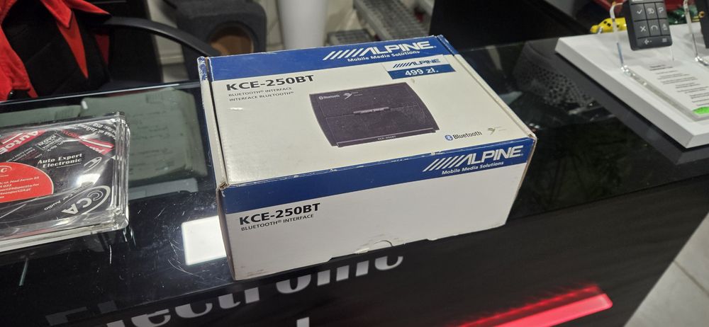 Alpine KCE-250BT Nowy moduł bluetooth