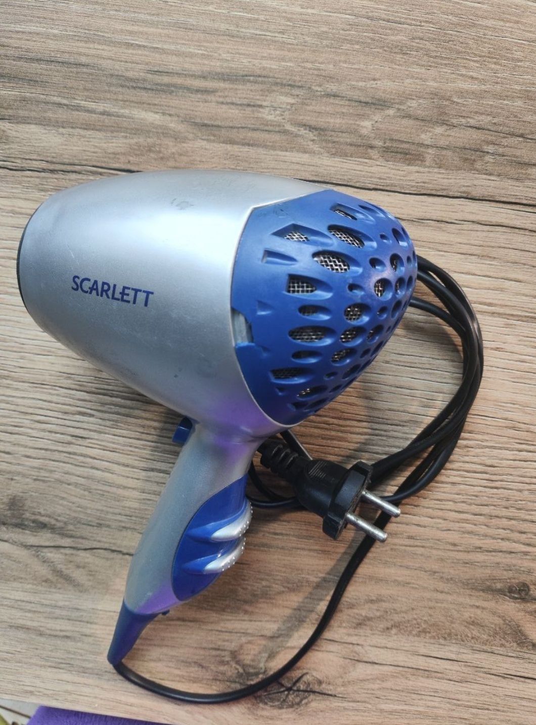 Фен Scarlett model sc-1071