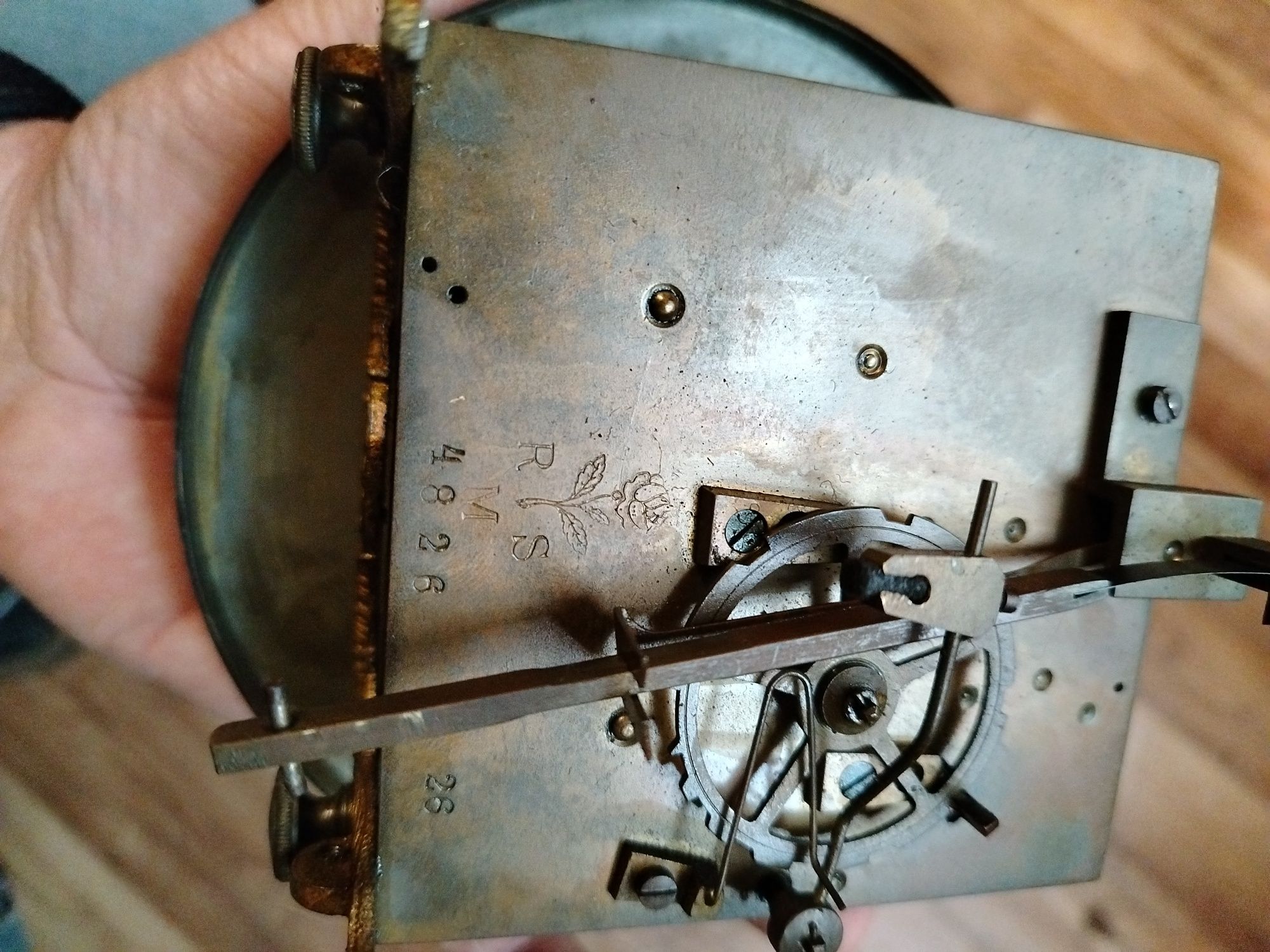 Mechanizm sygnowany RMS pełna płyta niski numer 4826
