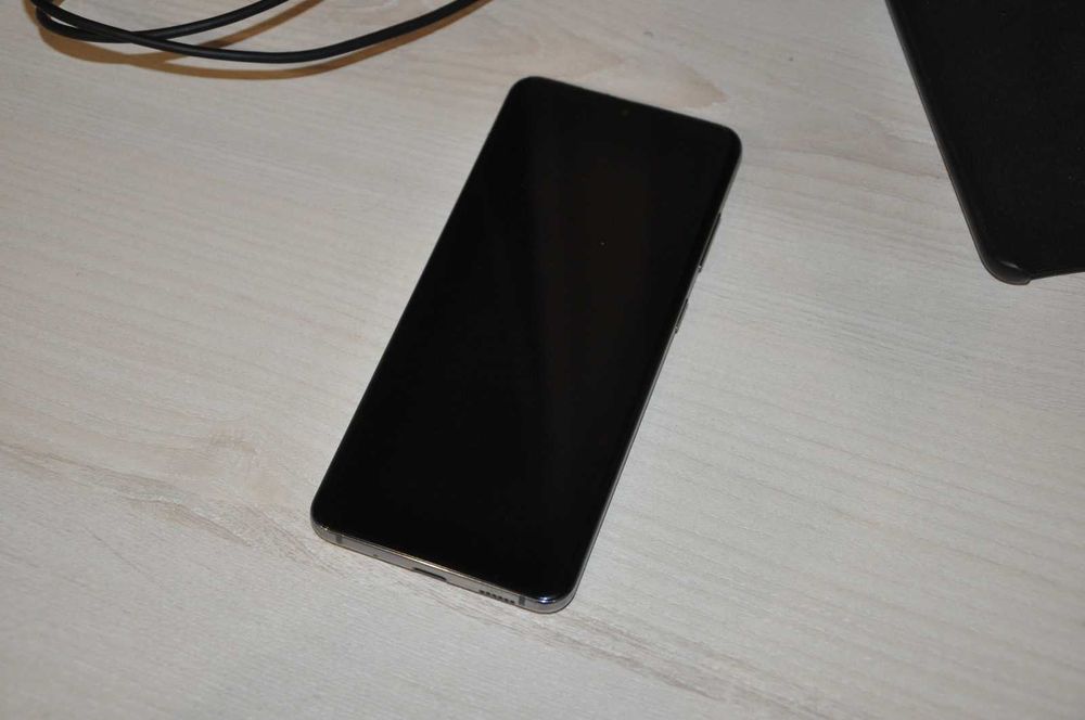 Samsung Galaxy S20 128GB Cosmic Gray + case!