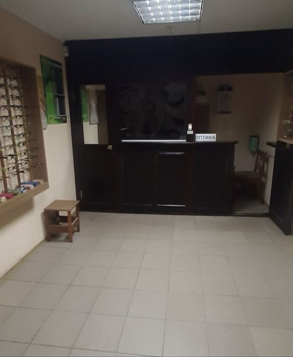 Продам приміщення під комерцію