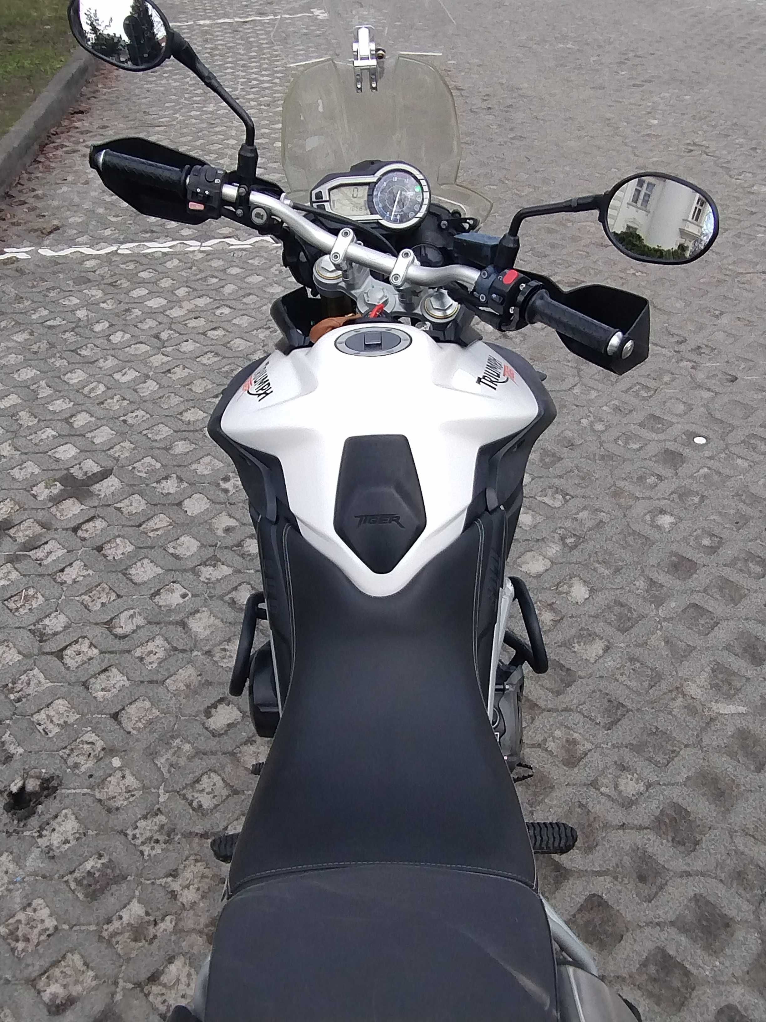 Triumph Tiger 800