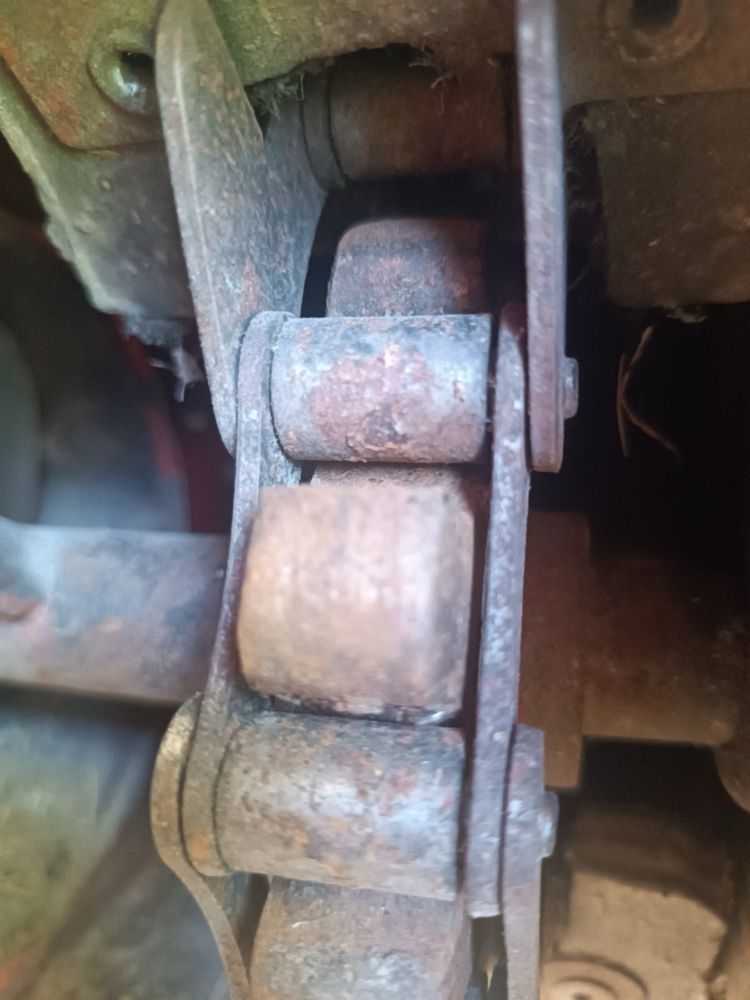 Продется комбайн  Massey Ferguson 440