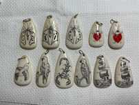 Pendentes antigos de artesanato dos Açores em osso