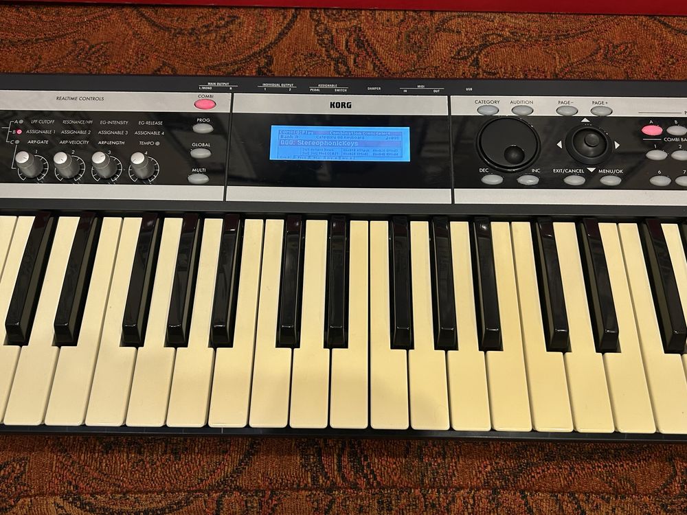 Korg X50 syntezator