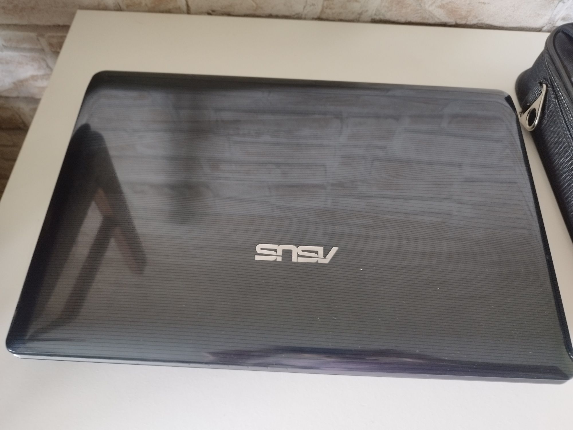 Sprzedam laptopa Asus