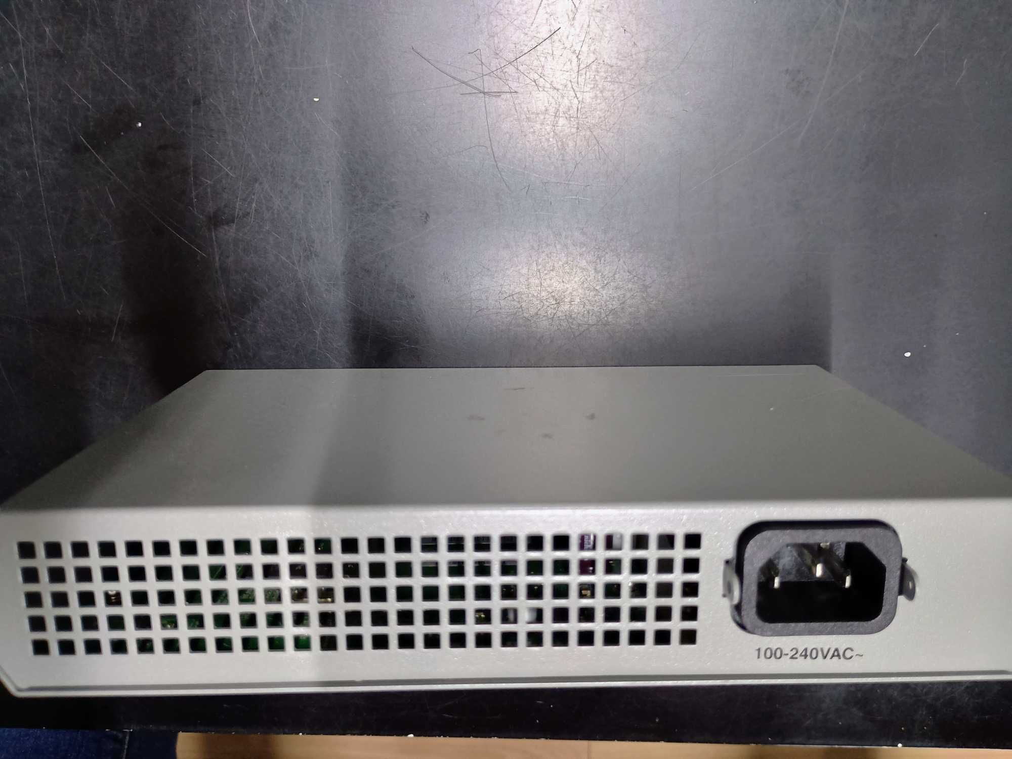 Switch gigabit x 8 port allied telesis AT-GS910/8