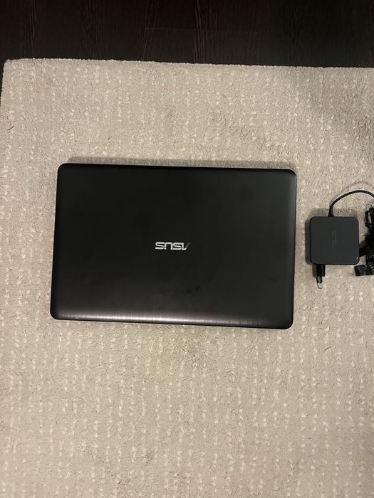 Portatil ASUS com i5-7200U e com NVIDIA Geforce 920M