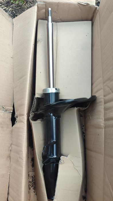 Продам два обсолютно новые амортизаторы на HYUNDAI IX35 "FL "10" HYUN