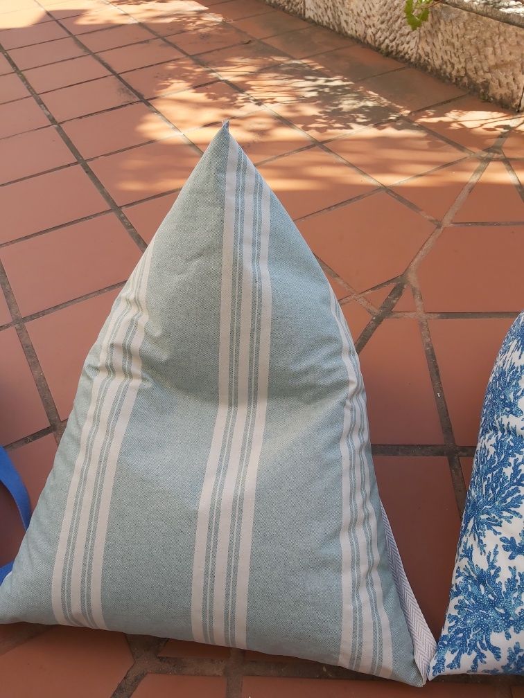 Almofadas Puffs praia