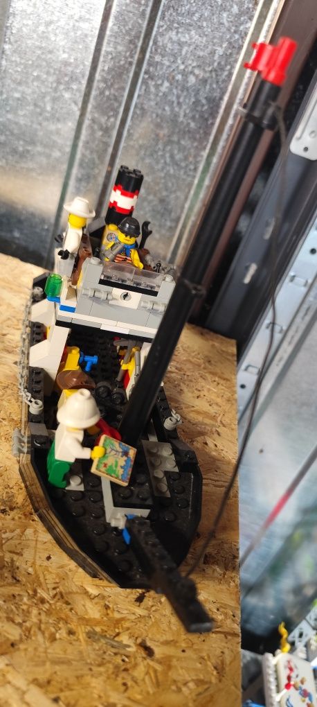 LEGO 5976 Adventurers Jungle River Expedition